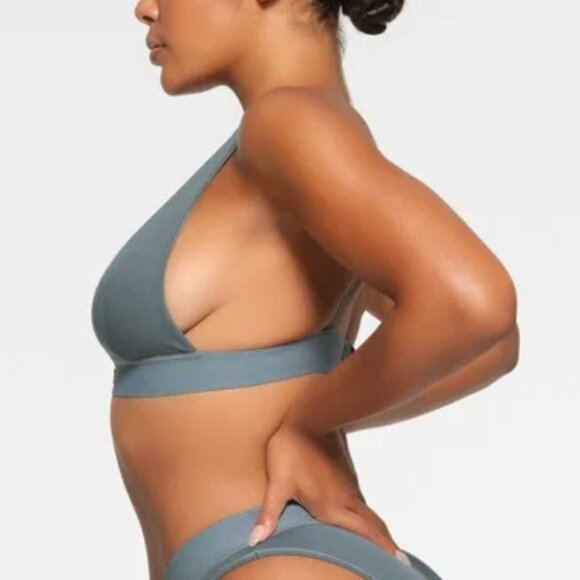 SKIMS Cotton Rib Plunge Bralette In Kyanite - Picture 3 of 11